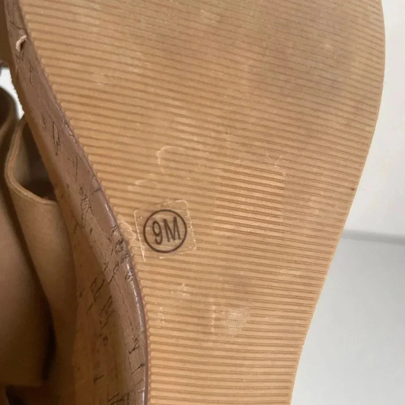 Chinese Laundry Tan Vegan Leather Cork Wedge Sandals Size 9‎ EUC! - Picture 9 of 9